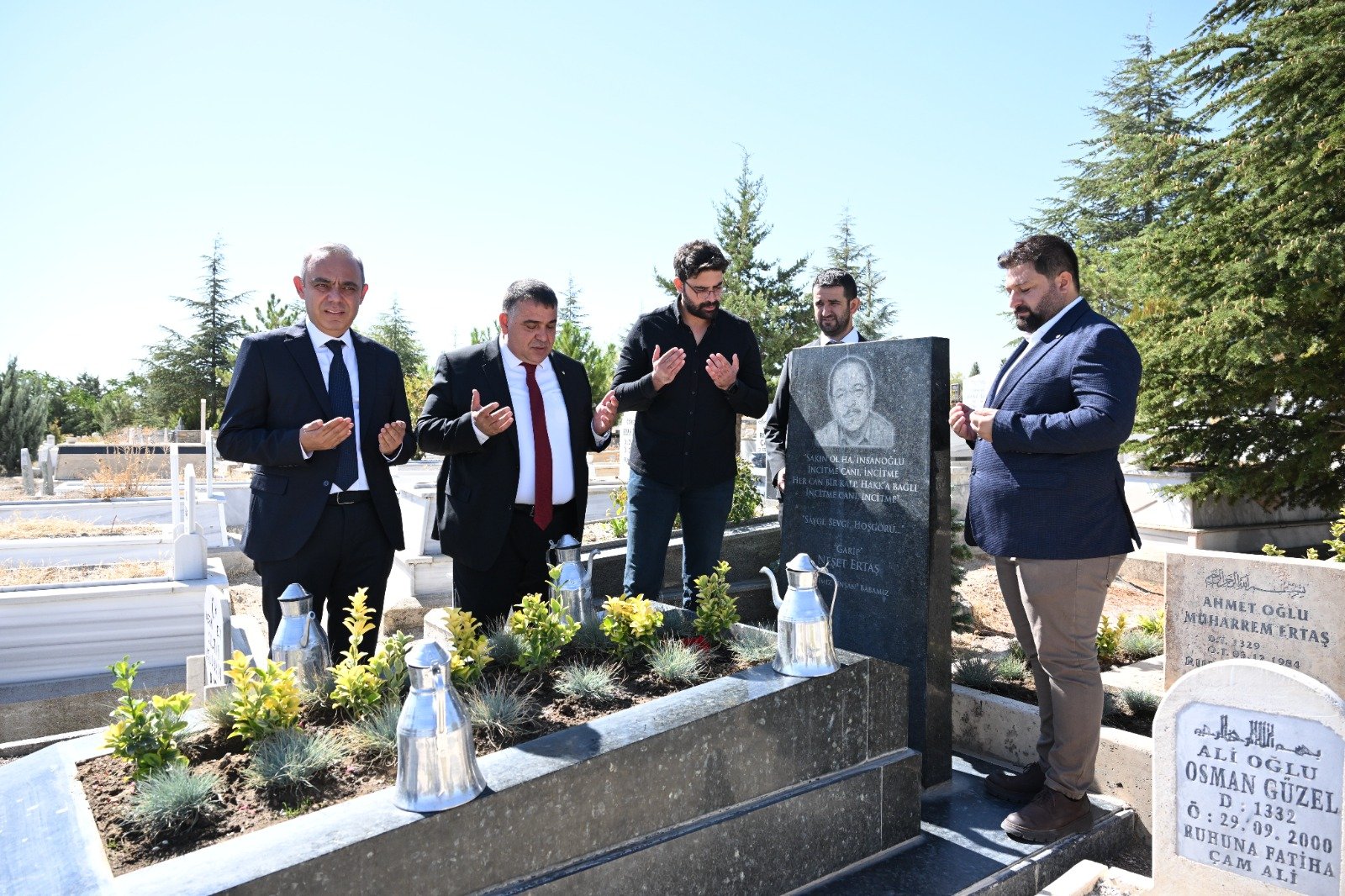 Neşet Ertaş, Kırşehir'deki mezarı başında anıldı