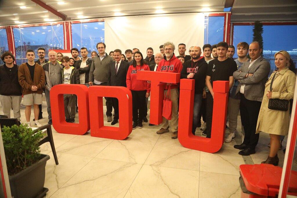 ODTU Bilim Kafe Atakumda Genclerle Bulustu scaled