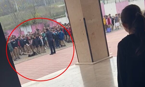 OKUL MUDURUNUN OGRENCIYI YAKASINDAN TUT 1064291 315798 e1765804876569