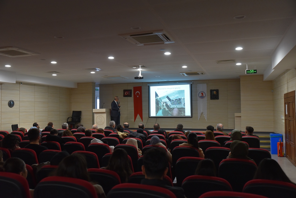 OMÜ’de ‘Türk-İslâm Medeniyetinin Kalbi; Münbit Özbekistan’ Adlı Konferans Düzenlendi