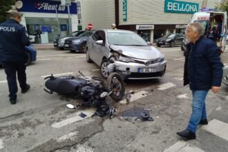 OTOMOBIL ILE MOTOSIKLET CARPISTI 1 YARA 967211 287281 1