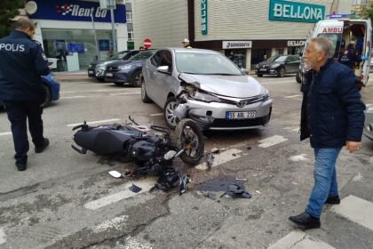 OTOMOBIL ILE MOTOSIKLET CARPISTI 1 YARA 967211 287281 1