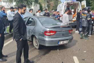 OTOMOBIL YAYAYA YOL VERMEK ICIN DURAN O 955885 283872