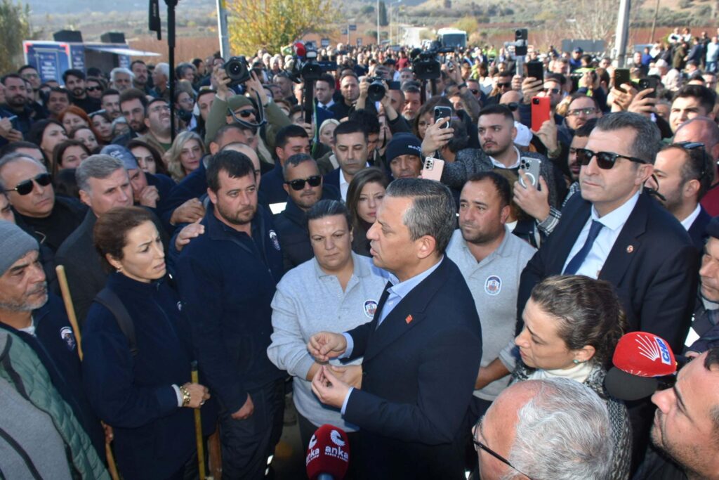 Özgür Özel: 31 Mart akşamı milletin gönlünden düştünüz