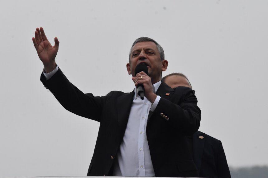 OZGUR OZEL FINDIKTA BIR TANE DUNYA DEVI 1005710 298399