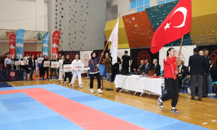 Okul Sporları ‘Karate Gençler A-B Kız/Erkek Türkiye Birinciliği’ müsabakaları Samsun’da başladı