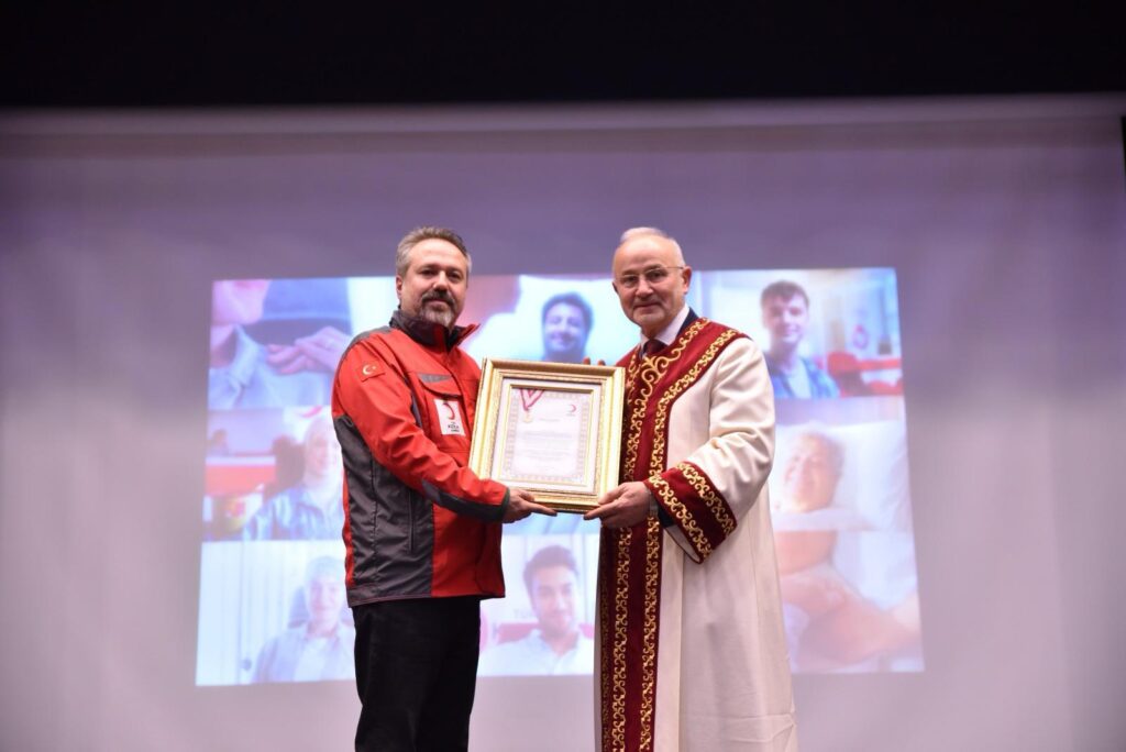 Ondokuz Mayıs Üniversitesi’ne Kurumsal Altın Madalya Takdim Edildi