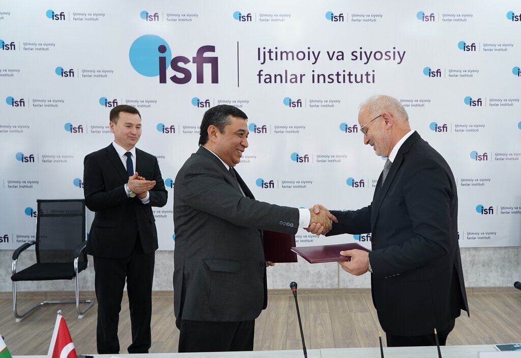 Ozbekistanda Rektor Unala Fahri Profesorluk Unvani Takdim Edildi