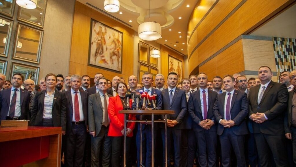 Ozgur Ozel Taahhut ettigimiz ne varsa yapacagiz