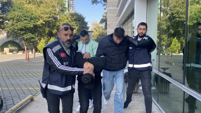 Samsun’da adına 8 ayrı bankada hesap açıldı, tüm parayı çekip polise teslim edince dövüldü