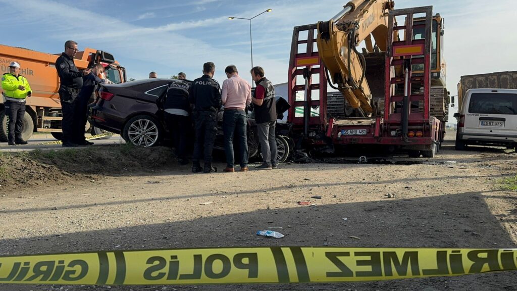 Samsun’da park halindeki TIR’a arkadan çarpan otomobilin sürücüsü öldü