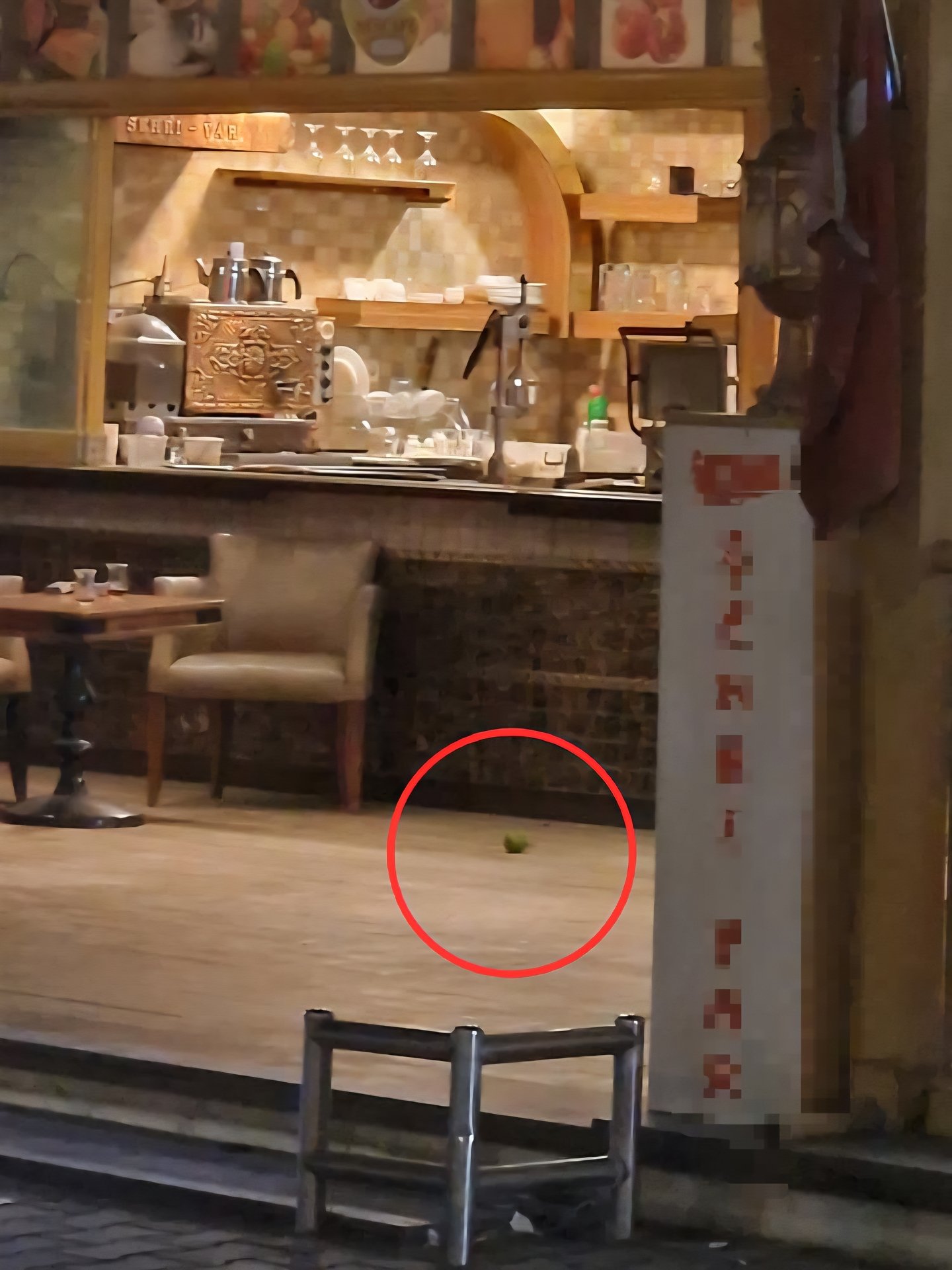 Pastaneye pimi çekilmemiş el bombası attı