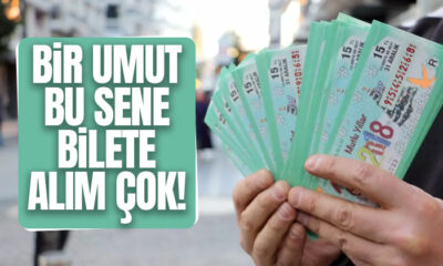 Milli Piyango bilet satış noktalarında metrelerce uzun kuyruklar oluştu