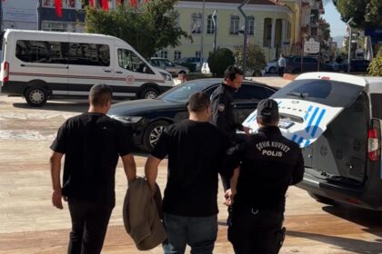 POLIS MERKEZINDE ARBEDE 1 POLIS YARALAN 991471 294169