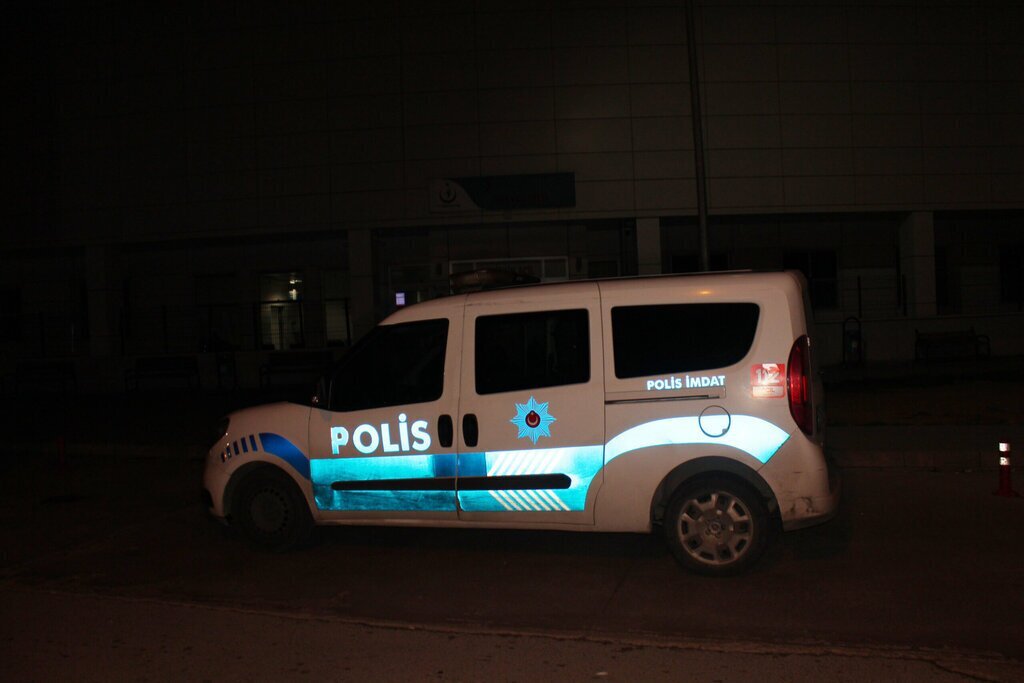 POLISIN TEMIZLEMEK ISTEDIGI TABANCASI KA 428927 126556 scaled