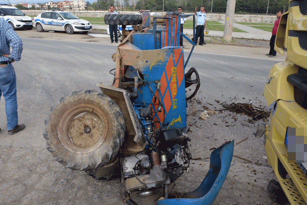 Patpat ile TIR çarpıştı: 1 yaralı