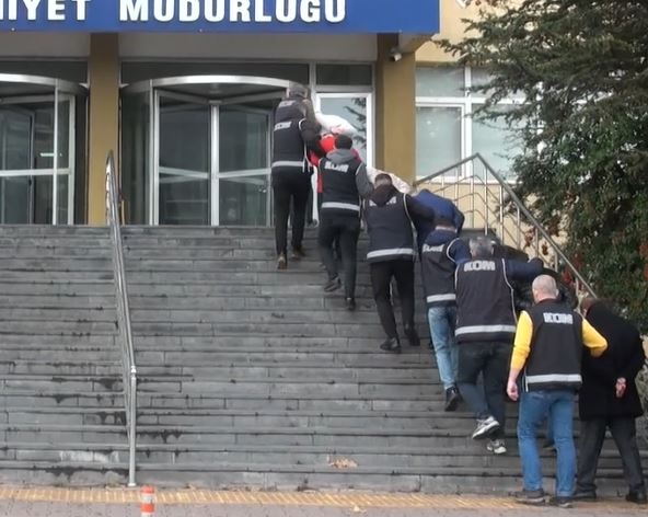 SAHTE RAPOR VE RECETE DUZENLEYIP KANSER 1045541 310270