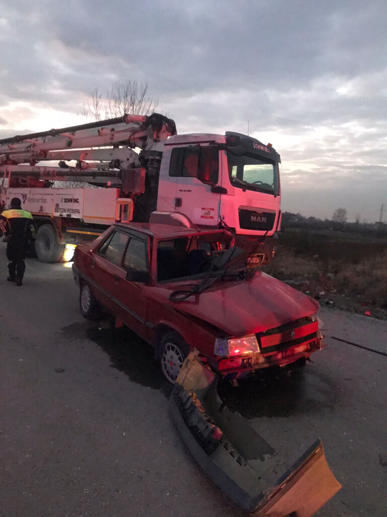 Samsun’da 9 yaşındaki çocuğun kullandığı otomobille kamyon çarpıştı: 3’ü ağır 5 yaralı