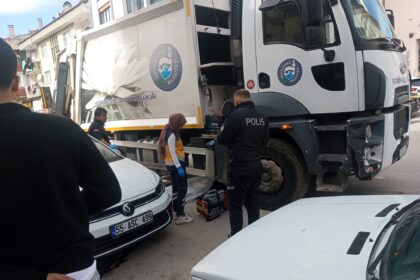 SAMSUNDA COP KAMYONUNUN ALTINDA KALAN Y 961733 285588