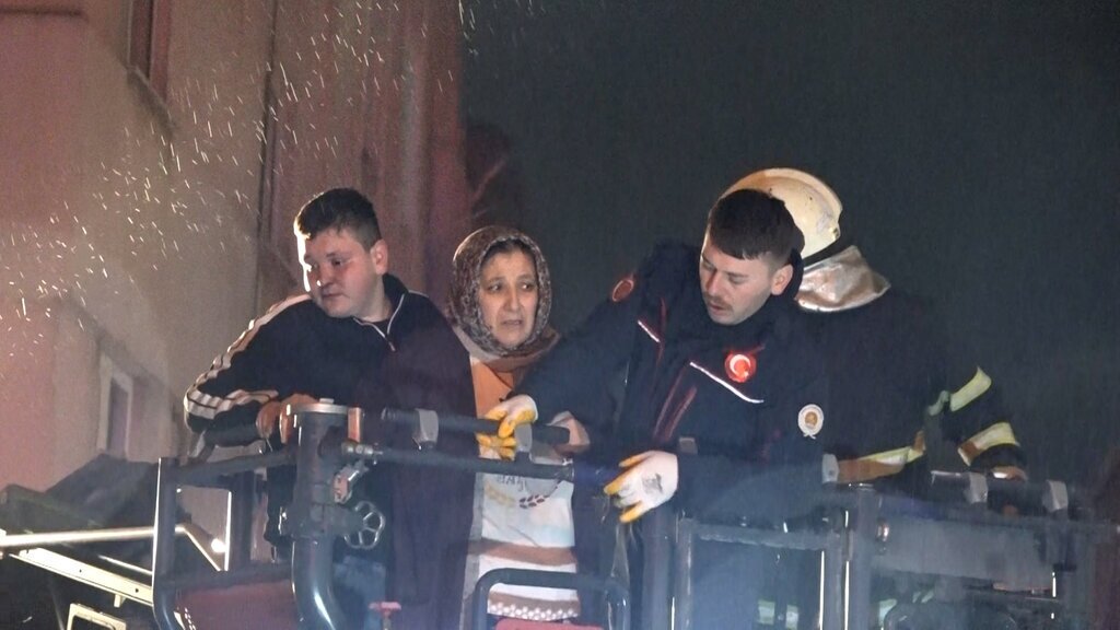 SAMSUNDA EV YANDI 11 KISI DUMANDAN ETK 491585 145454