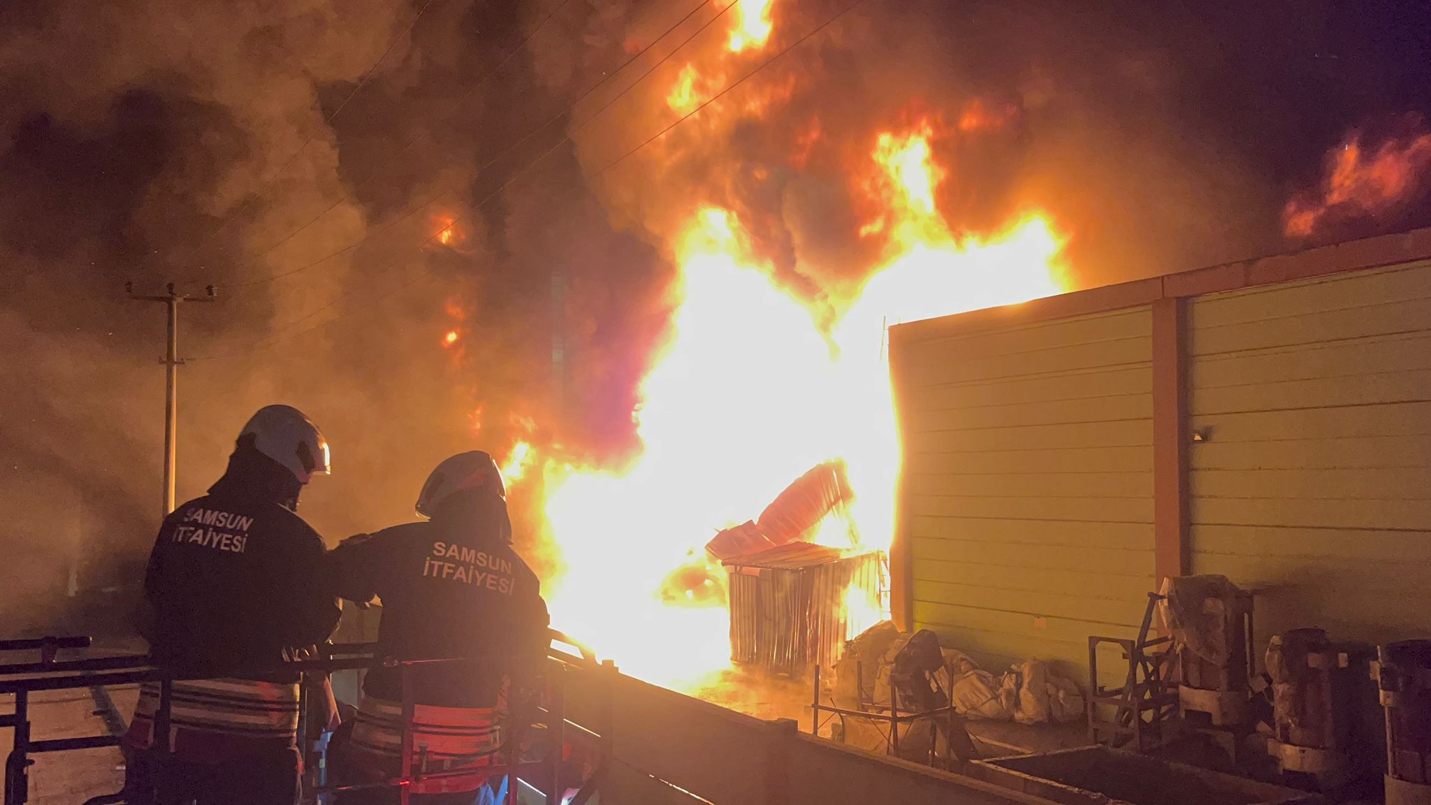 Samsun'da geri dönüşüm fabrikasında yangın