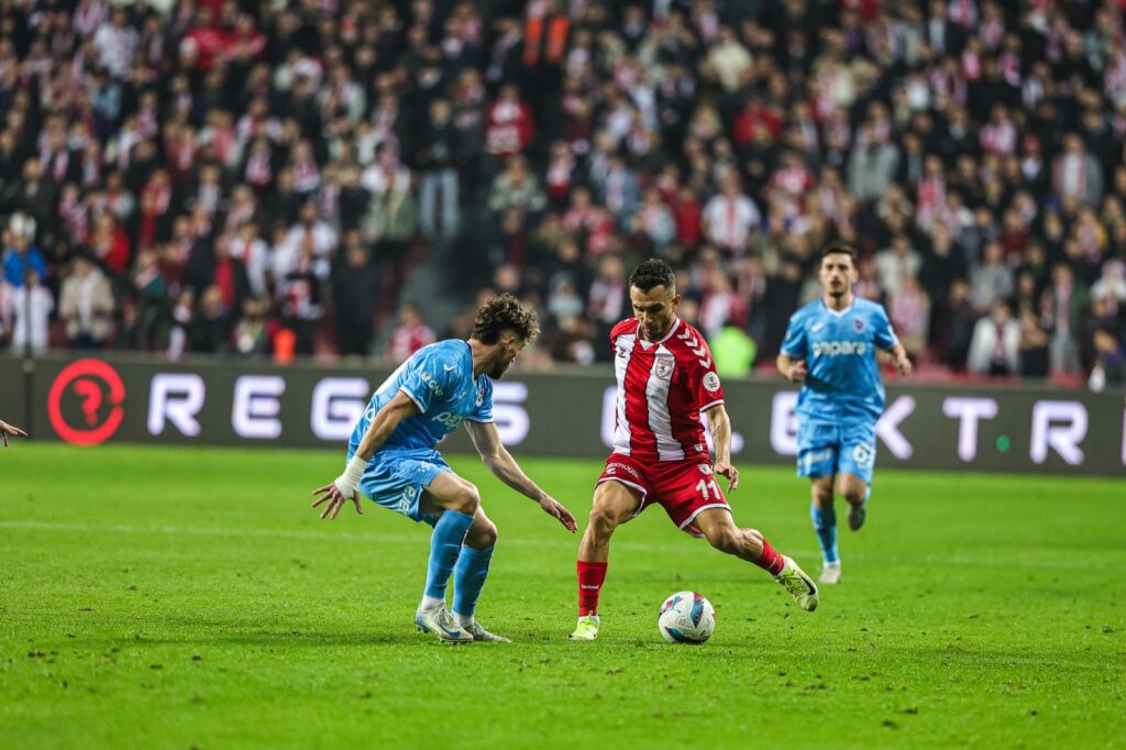 Karadeniz derbisinde kazanan belli oldu! Samsunspor 2 Trabzonspor 1