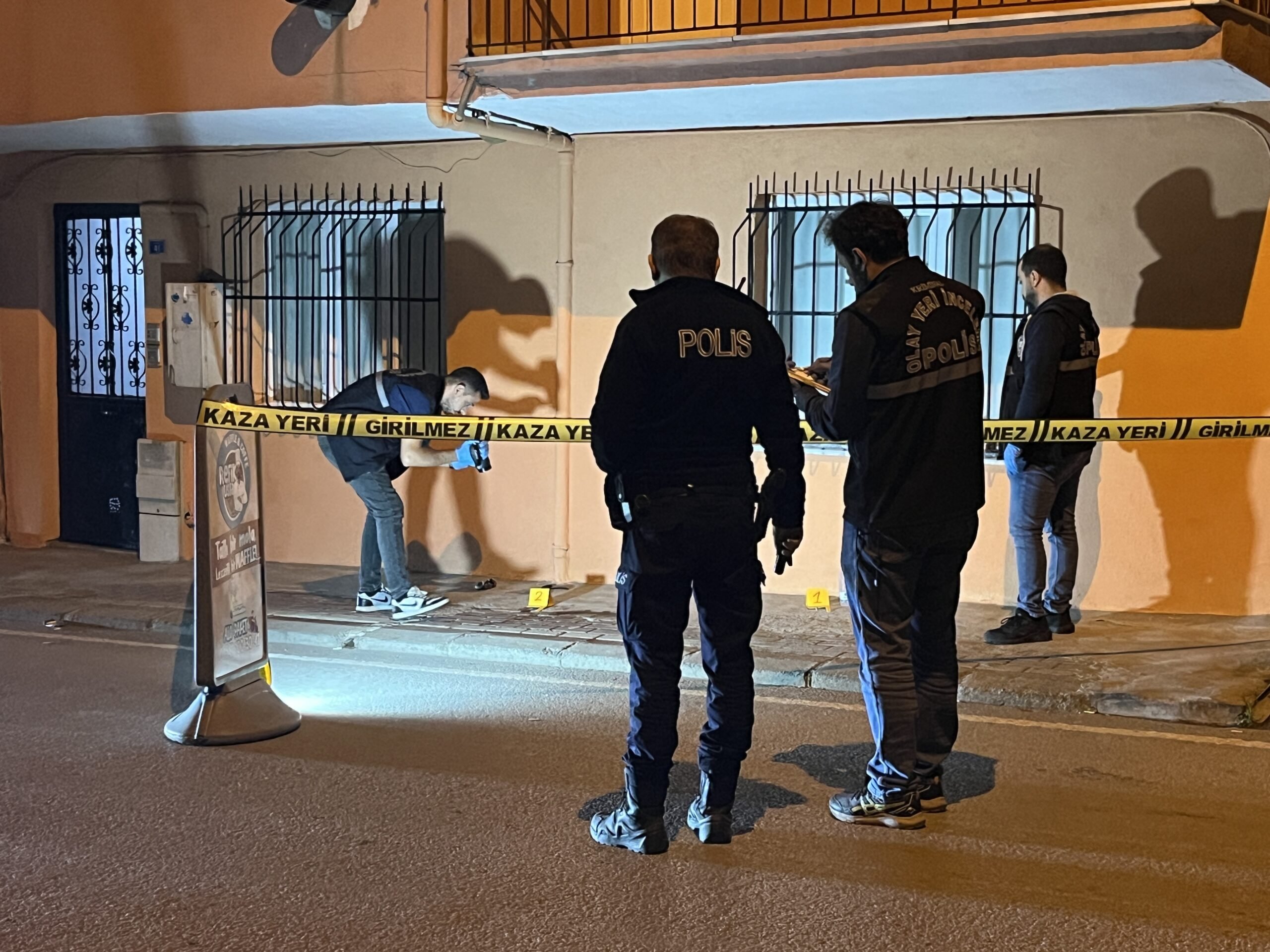 Silahlı saldırıda bacağından yaralandı