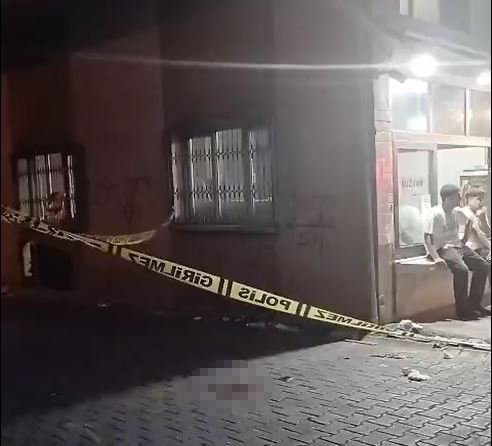 SOKAKTA DARBEDILIP BICAKLANDI 819362 242670