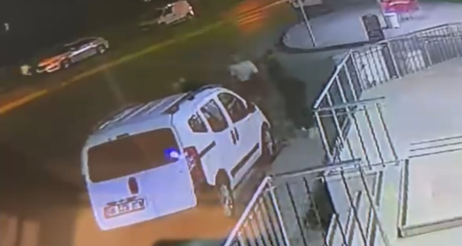 Sosyal medyada tartıştıkları kişiyi 10 bıçak darbesiyle y