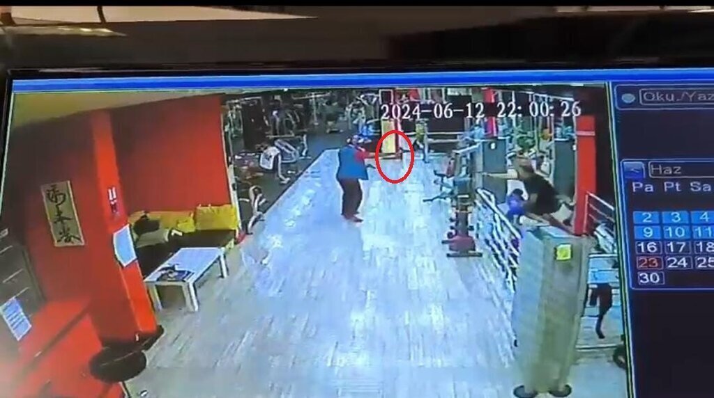 SPOR SALONU ISLETMECISININ 3 YASINDAKI O 411524 121394