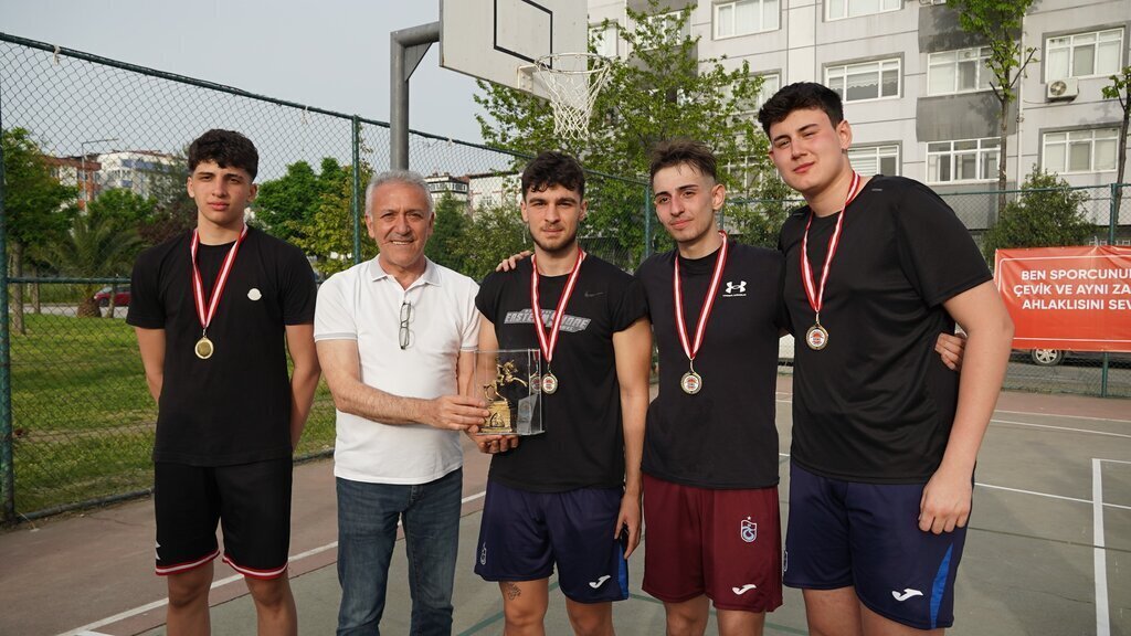 SPORUN NABZI ATAKUMDA ATTI 1