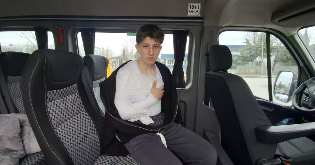 STAJ YAPTIGI ATOLYEDE EL FORKLIFTININ AL 518167 153407