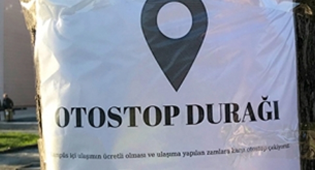 Samsunlu Öğrenciler Otostop Durağı Kurdu