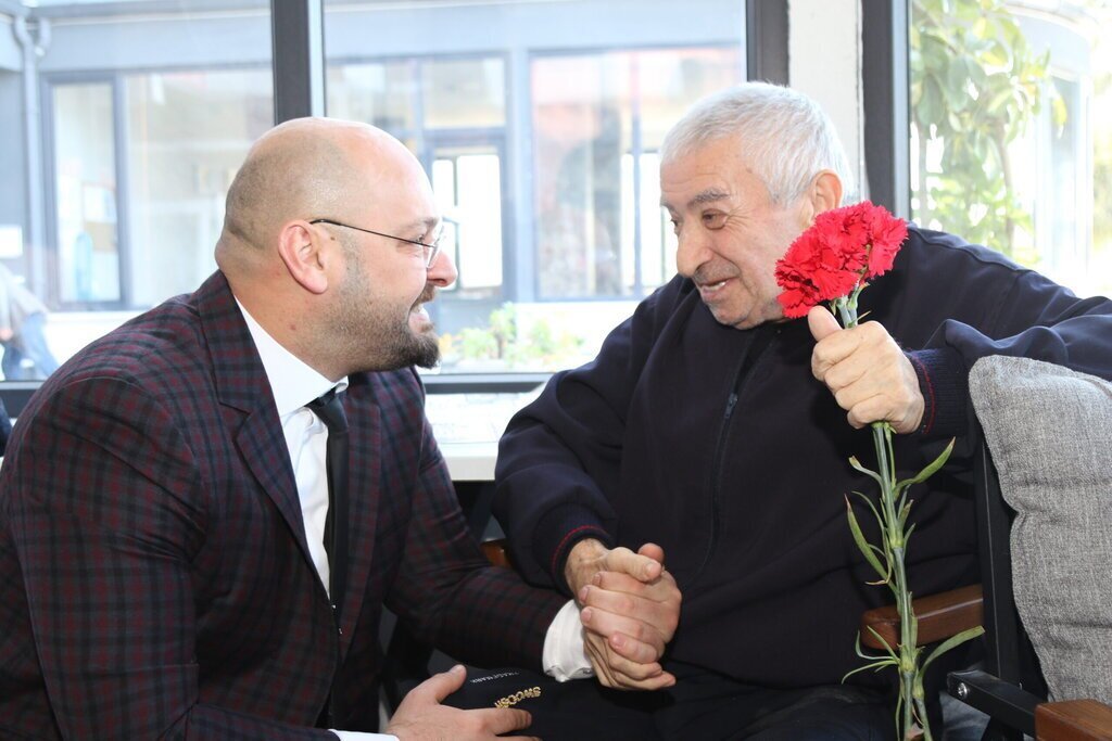 Serhat Turkelden bayram oncesi anlamli ziyaret scaled