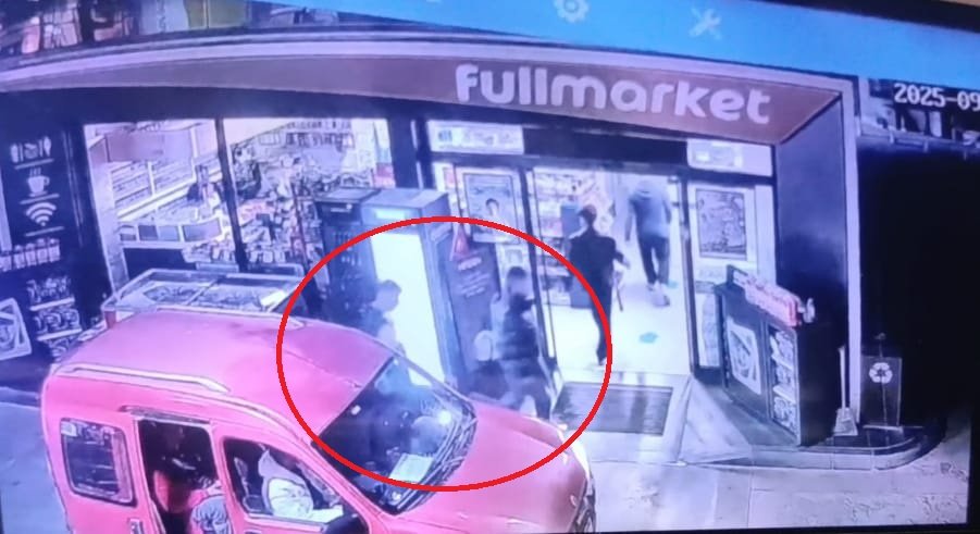 Takip edip bıçak çektikleri 2 kişinin 150 TL'sini gasbettile