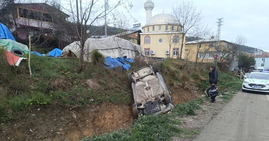 Samsun’da takla atıp su kanalına düşen otomobilin sürücüsü yaralandı