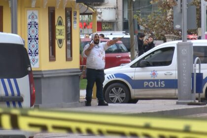 TAKSI DURAGINDA KENDISINI TABANCA VE BIC 1064948 315989