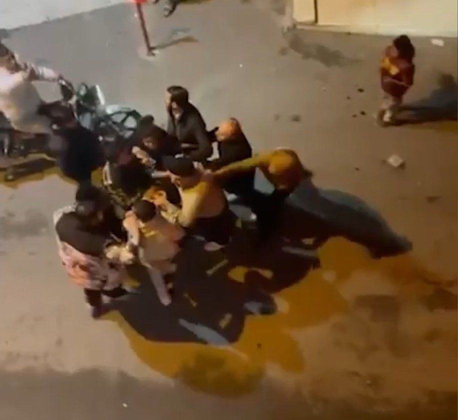 Taksici ile kadınların kavgası kamerada