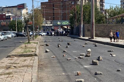 TAPULU ARAZILERINDEN GECEN YOLU TASLARLA 938207 278588