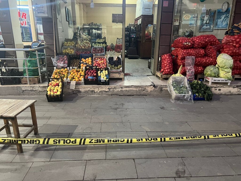 TARTISTIGI BABASINI BICAKLADI 430613 127081