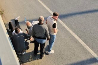 TEK TEKER YAPARKEN ARKADASININ MOTOSIKLE 969923 288067