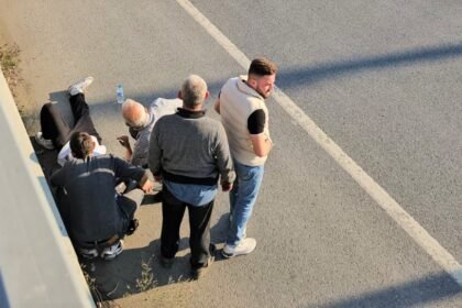 TEK TEKER YAPARKEN ARKADASININ MOTOSIKLE 969923 288067