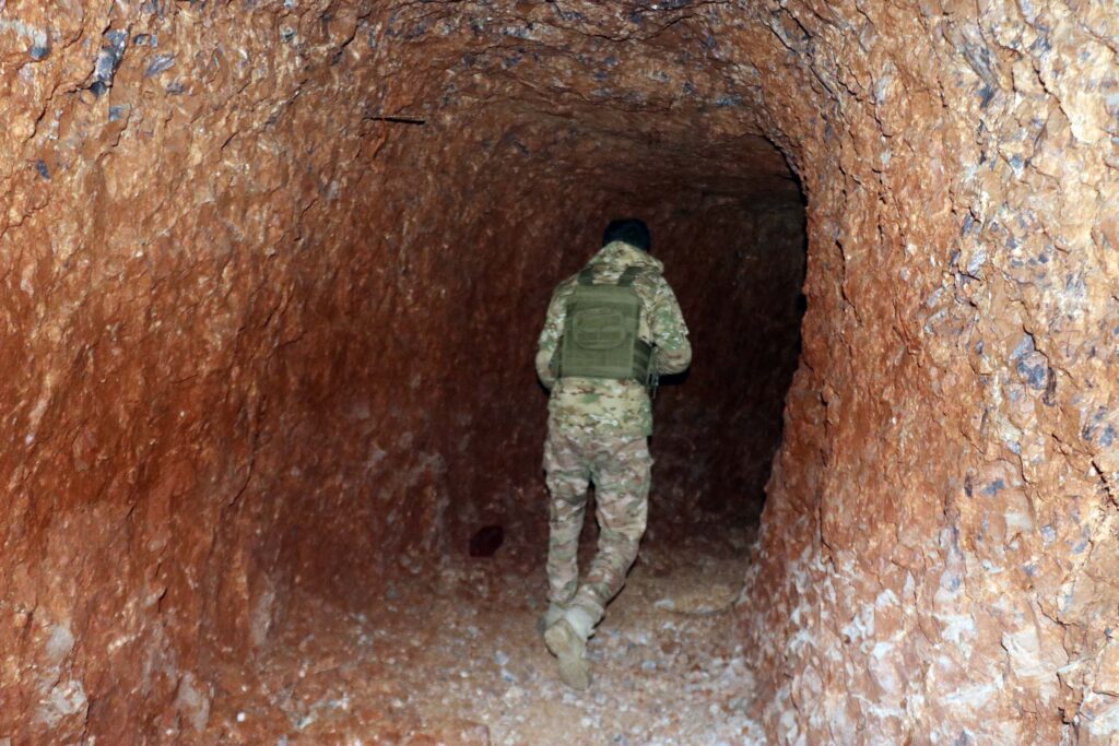 Teröristler, Tel Rıfat ve Münbiç’i köstebek yuvasına çevirdiği ortaya çıktı