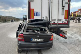 TIRA ARKADAN CARPAN OTOMOBILIN SURUCUSU 981072 291353