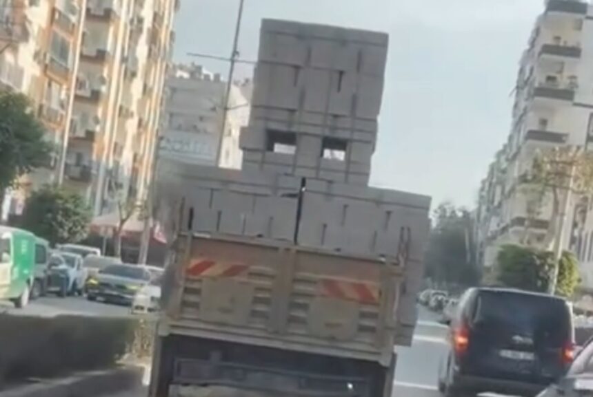 TRAFIGI TEHLIKEYE DUSUREN SURUCUYE PARA 1066228 316400