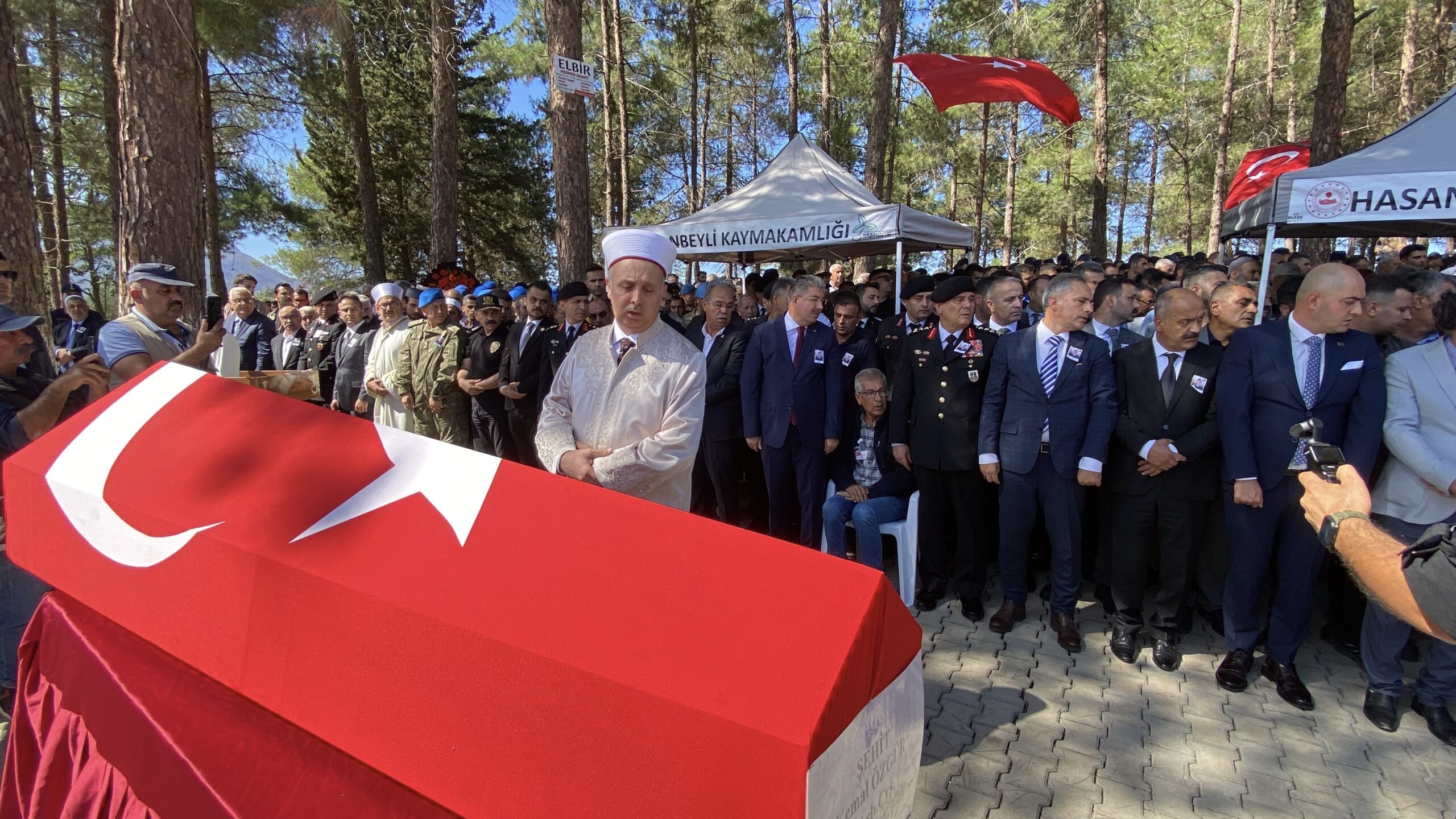 Trafik kazasında şehit olan astsubay, Osmaniye'de toprağa ver