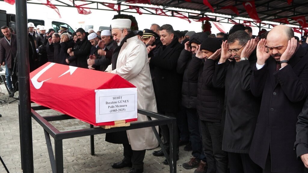 TRAFIK KAZASINDA SEHIT OLAN POLIS MEMURU 655811 194329