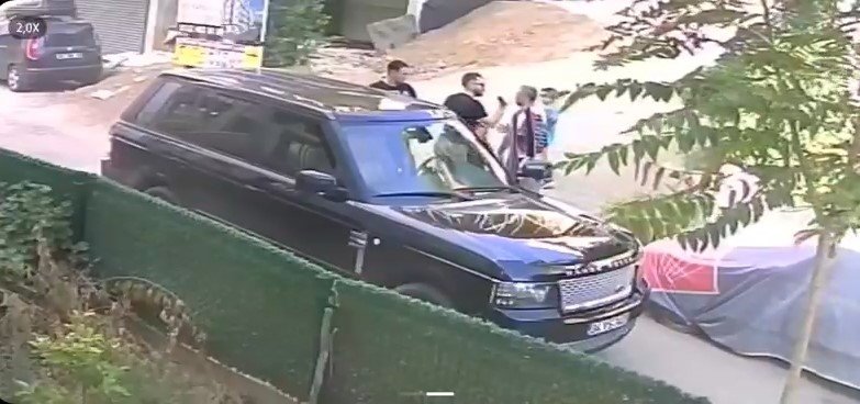 TRAFIK TARTISMASINDA COCUKLARININ YANIN 914637 271732