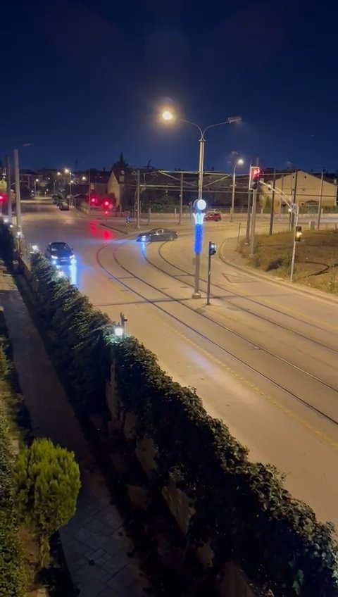 TRAMVAY YOLUNDA DRIFT YAPAN SURUCUYE 55 907496 269622