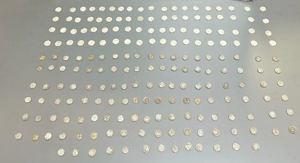 Tarihi eser sikkeler ele gecirildi e1713302809931